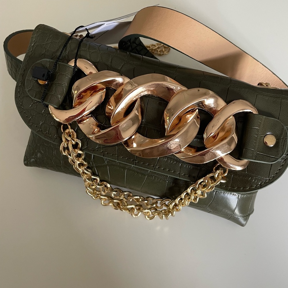 NWT stylish olive green Fanny pack — Made in Italy